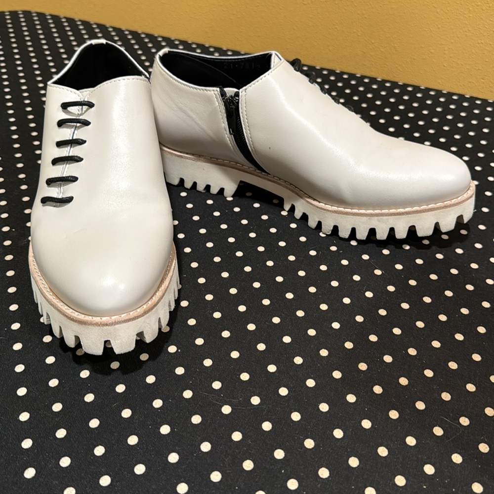 NWOT All Black off-white side cord platform shoe